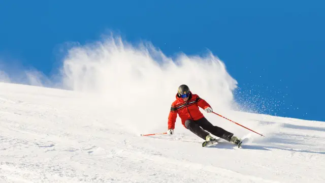 Candanchú despide la temporada de esquí con una oferta de  forfaits a 25 euros