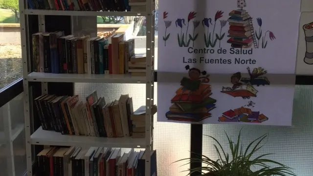 Punto de bookcrossing, en el centro de Salud Las Fuentes Norte