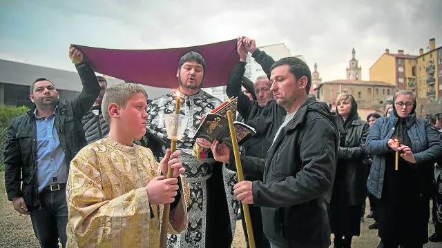 Un momento de conmemoración de la comunidad rumana católica ortodoxa.