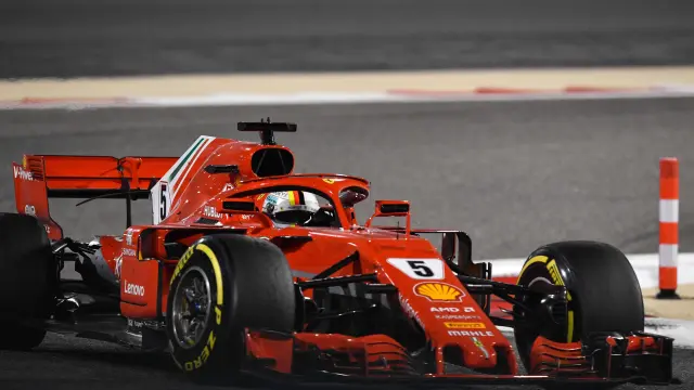 Vettel refuerza su liderato al ganar en Barein, donde Alonso fue séptimo.