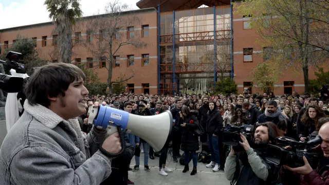 Un grupo de alumnos en la protesta convocada por las Asambleas de Estudiantes en la URJC.