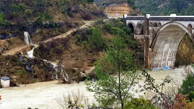 Puente sobre el río Gállego en Murillo.