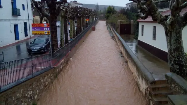 Río que atraviesa la localidad de Cosuenda