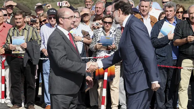 Lambán y Rajoy en un encuentro en Albalate de Cinca en el año 2015.