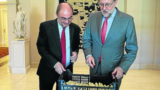 Lambán, Rajoy y los espárragos.