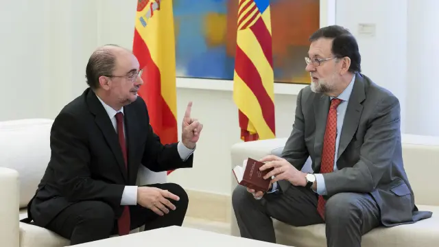 Lambán, Rajoy y el bote de espárragos