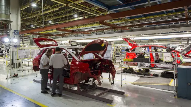 Cadena de montaje de la fábrica de Opel en Figueruelas.