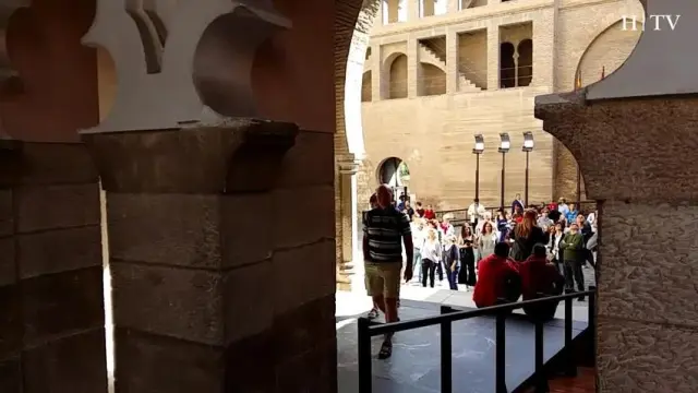 La Aljafería abre sus puertas de par en par para celebrar San Jorge