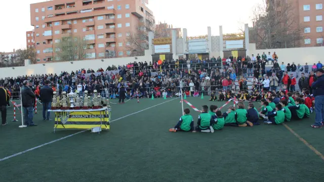 Entrega de trofeos en el Ibercaja Ciudad de Zaragoza