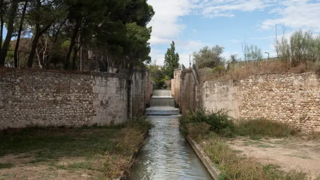 Esclusas de Valdegurriana, en el Canal Imperial de Aragón.