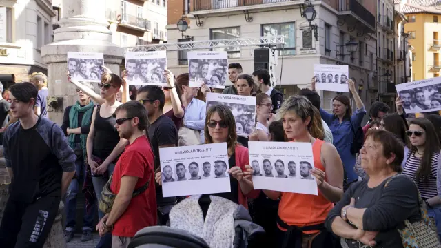 Protesta en la plaza del Torico de Teruel