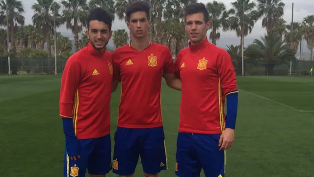 Manuel Morlanes, Alejandro Millán y David Subías con la selección española sub 17