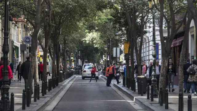 Turistas, residentes, vecinos de la margen izquierda... Don Jaime es una las calles más transitadas. José Miguel Marco