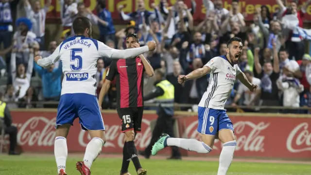 Verdasca y Borja celebran el gol zaragocista en Reus.