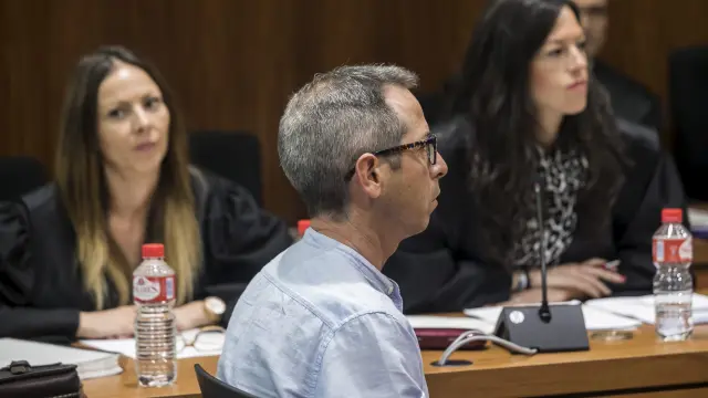 El acusado, durante la primera sesión del juicio que se celebra ante un jurado popular en la Audiencia de Zaragoza.