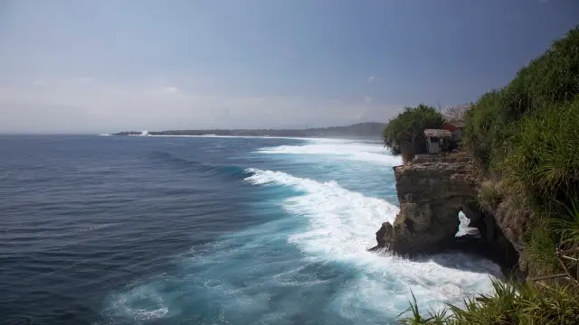 El hombre murió ahogado en una playa de la isla de Ceningan, al sureste de Bali.