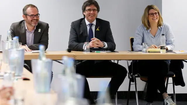 Josep Costa, Carles Puigdemont y Elsa Artadi durante la reunión mantenida este sábado en Berlín.
