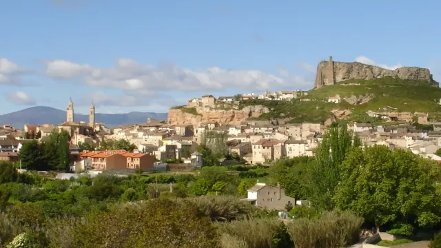 La localidad de Borja, custodiada por el castillo.