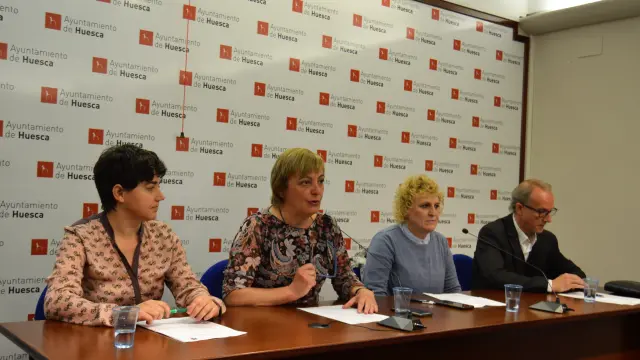 Silvia Mellado, Pilar Novales, Carmen García y Pablo Malo, concejales de Cambiar en el Ayuntamiento de Huesca.
