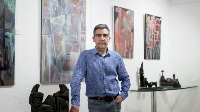 El artista zaragozano Jesús Sanz, el pasado jueves, en la galería Pilar Ginés.