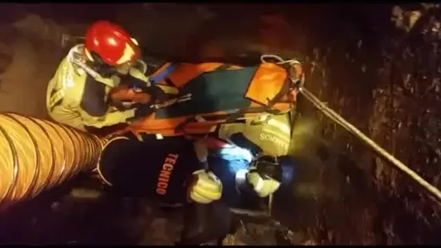 Un trabajador, rescatado al caer en una trituradora de residuos en Muel