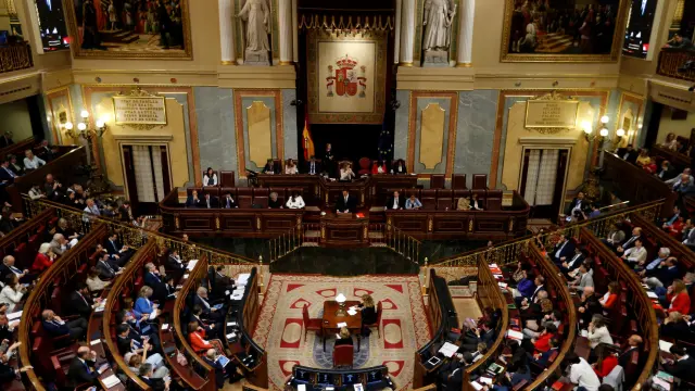 Vista general del hemiciclo con la intervención del secretario general del PSOE, Pedro Sánchez.