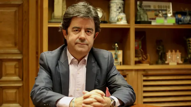 El alcalde de Huesca, Luis Felipe, en una entrevista.