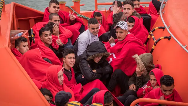 Algunos de los inmigrantes rescatados en el Estrecho de Gibraltar.