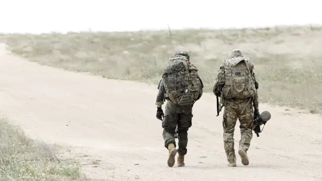 Paracaidistas del Ejército de EE. UU., en el campo de maniobras de San Gregorio