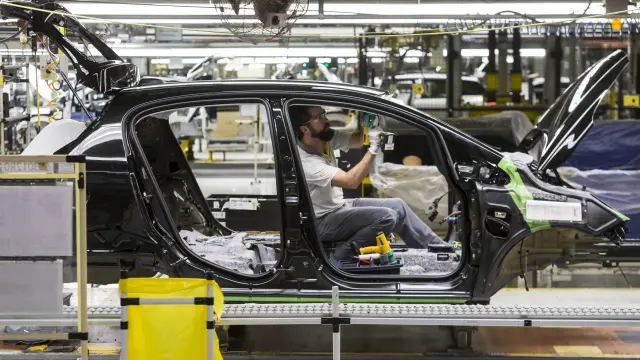 Los trabajadores de Android prestan sus servicios dentro de la factoría zaragozana de Opel