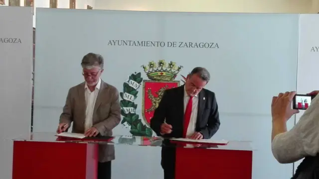 El alcalde de Zaragoza y el presidente de la DPZ han firmado esta mañana el convenio.