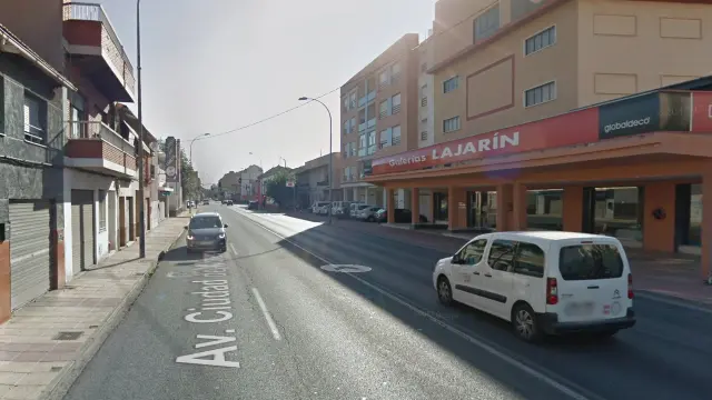 La avenida Ciudad de Almeria, lugar donde encontraron al hombre con el niño