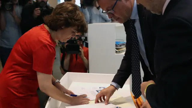 Soraya Sáenz de Santamaría presentó ayer los avales de su candidatura a la presidencia del PP.