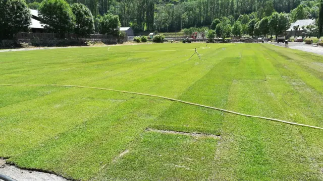 El nuevo campo que se ha construido en el prado junto a la zona escolar y polideportiva.