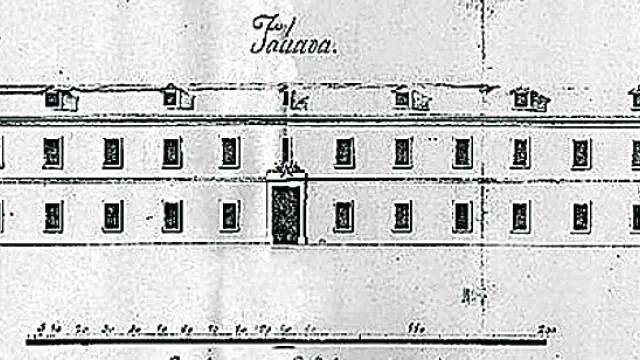 Plano de la fachada realizado en 1793 por el arquitecto Agustín Sanz, cuya firma aparece a la derecha.