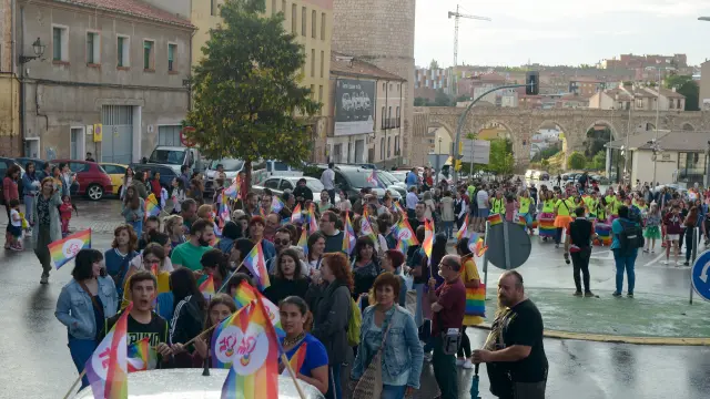 El desfile desembocó en la plaza de San Juan de Teruel.