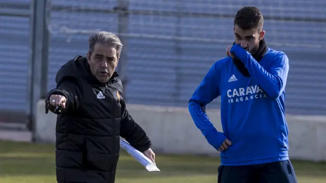 Oyarzun junto a Natxo González en un entrenamiento de esta temporada.