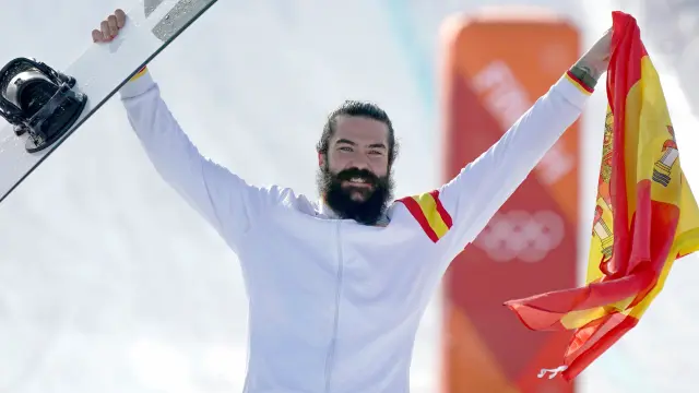 Regino Hernández celebra la medalla de bronce conseguida en los Juegos de Pyeonchang