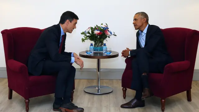 Pedro Sánchez tuvo un encuentro con el expresidente de Estados Unidos Barack Obama en un hotel de Madrid.