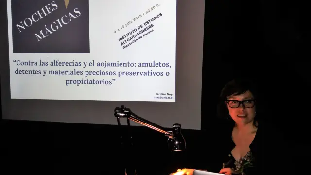 Carolina Naya es profesora de la Universidad de Zaragoza y ha publicado varios libros.