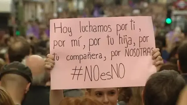 Casi 50 tiendas y bares 'amigos' de las víctimas de agresión sexual en las fiestas de Huesca.