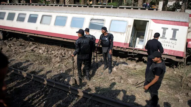 Tren descarrilado este viernes en Egipto