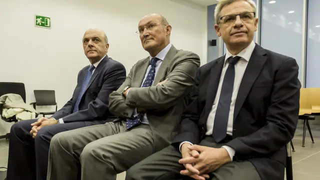 Tomás García Montes , Javier Alfaro y Ramón Marrero, durante una de las sesiones del juicio que se celebró en octubre de 2016.