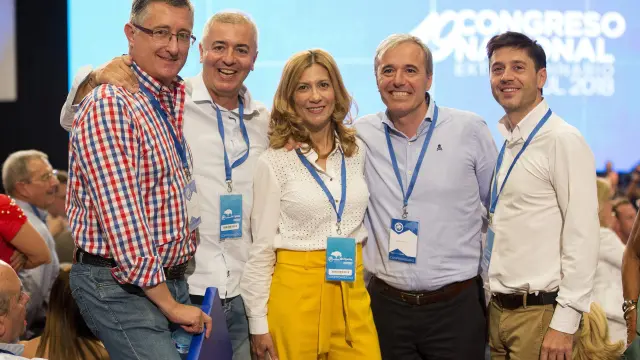 Blasco, Campoy, Vaquero, Azcón y Contín, ayer durante el congreso extraordinario del PP.