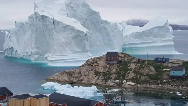 Una cantidad significativa de agua derretida de las capas de hielo de Groenlandia y la Antártida entrarían en los océanos de la Tierra.
