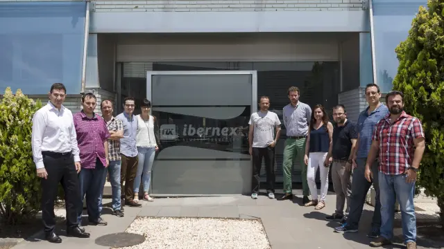 Equipo de la compañía Ibernex en sus instalaciones en el polígono Cogullada de Zaragoza.