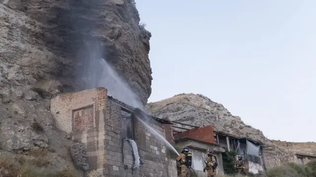 Incendio en una chabola de Juslibol