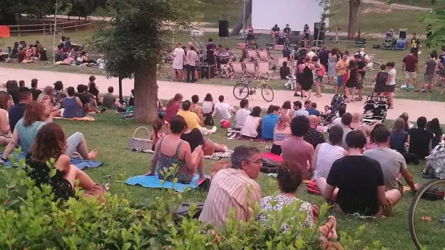 Propuesta de picnic y película, con conciertos, en el parque Bruil, todos los jueves.