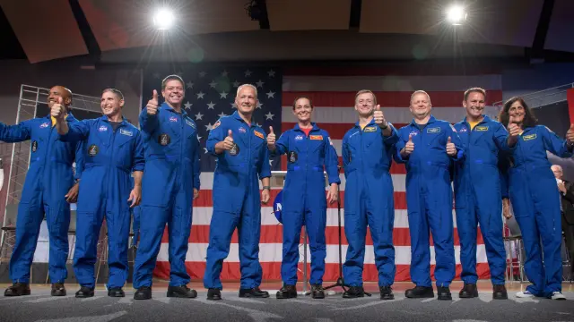 El grupo de astronautas que viajará al espacio desde EEUU por primera vez desde 2011.