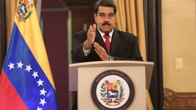 Nicolás Maduro, presidente de Venezuela, denunciando el atentado ante los medios del país.